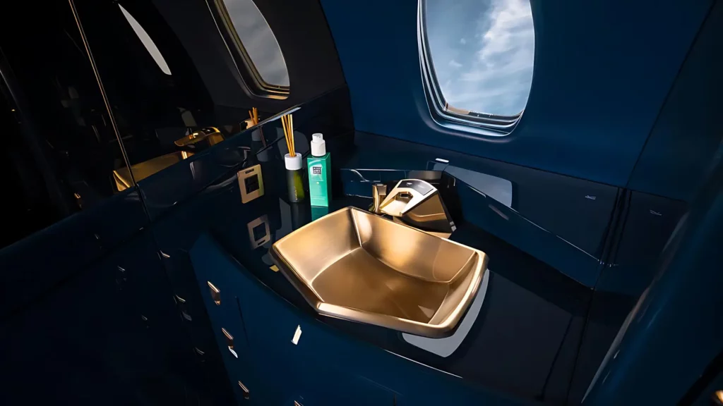 Cessna Citation Sovereign+ SN680-530 Interior_0000_Cessna Citation Sovereign+ SN680-530 Interior Bathroom